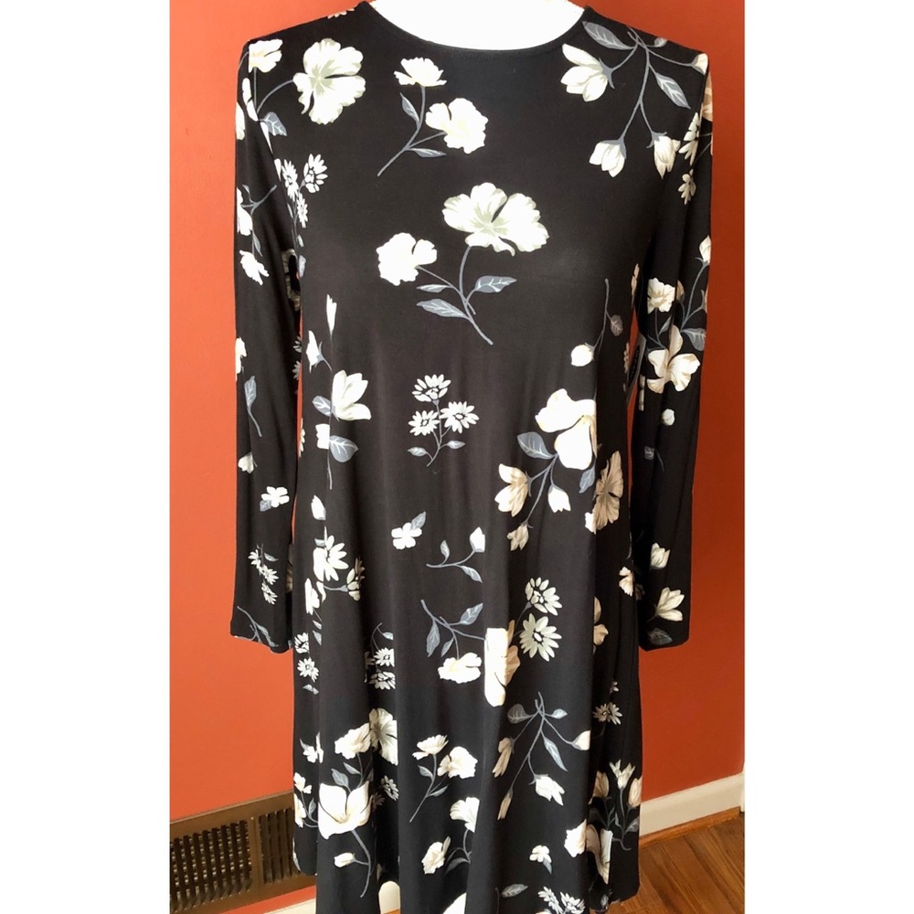 BLACK DRESS, WHITE AND TAN FLORAL DETAILS, SIZE S
